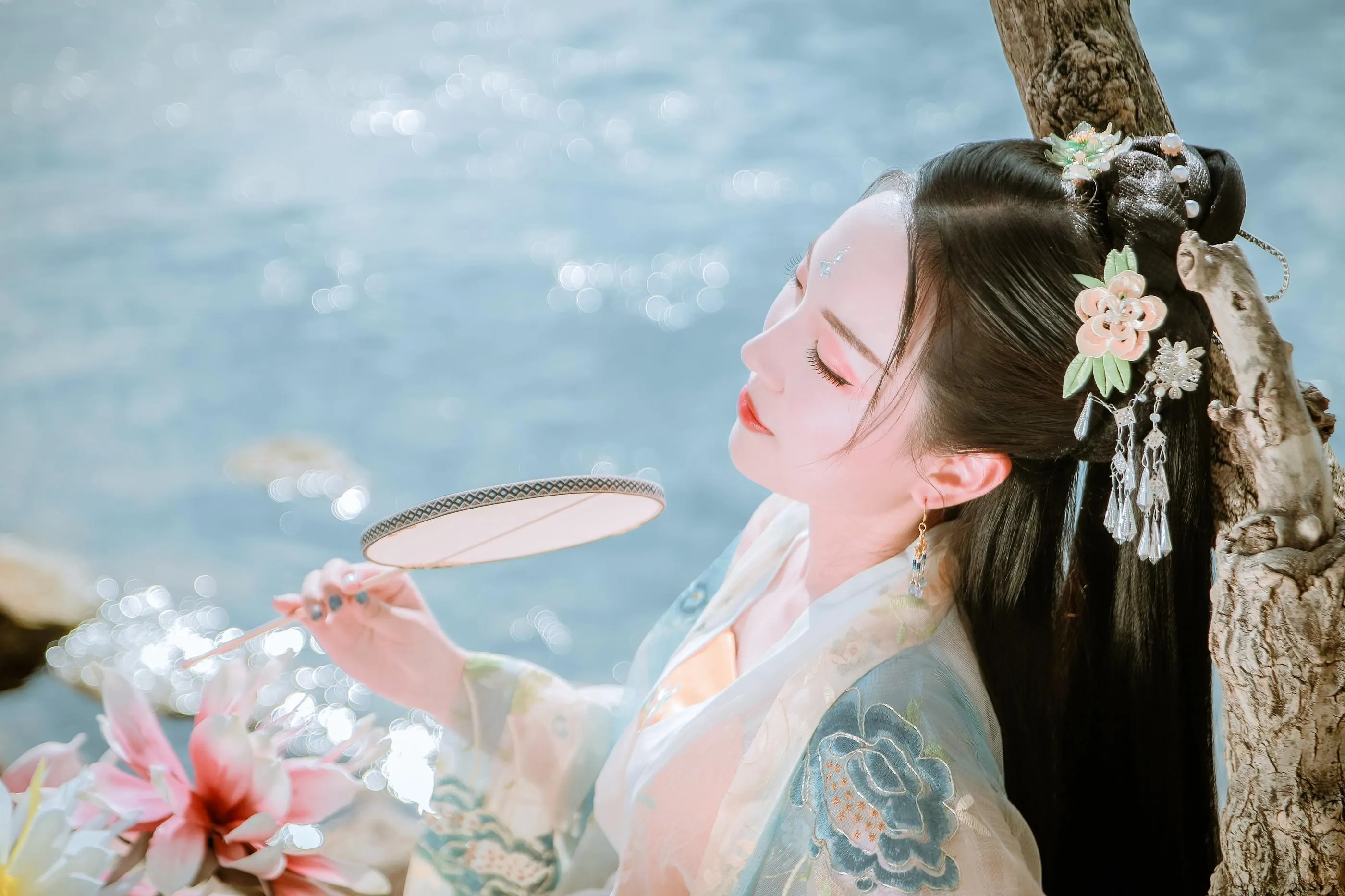 [YITUYU艺图语]2022.01.29 清水出芙蓉 Julie [23P]插图5